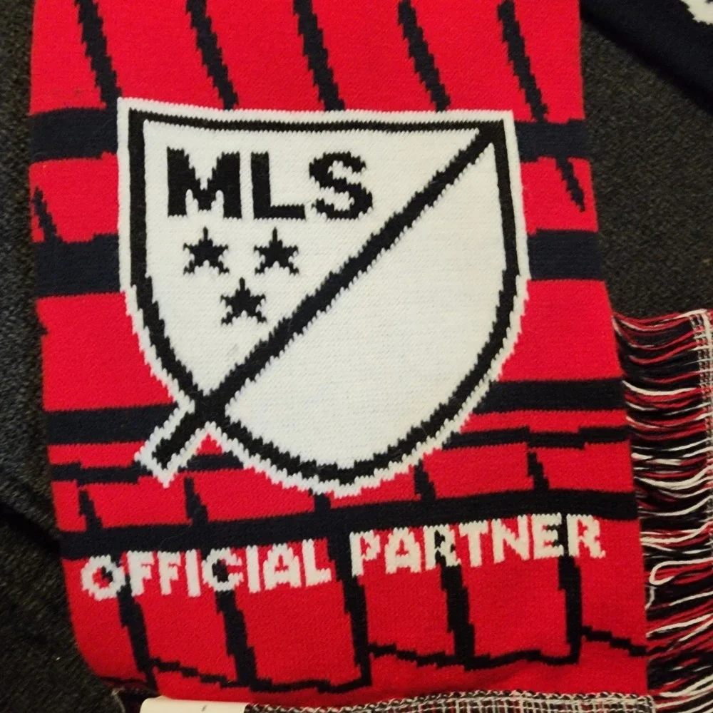 Audi MLS Scarf 2018 Cup Playoffs Continental Partner Sponsor‎ Red Black 56